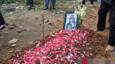 Musisi Dangdut Legendaris Jhony Iskandar Dimakamkan di Bogor