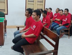 Rampas Handphone Rani, Adi Putra Nainggolan dan Pilip Sianipar Divonis 2,5 Tahun Penjara